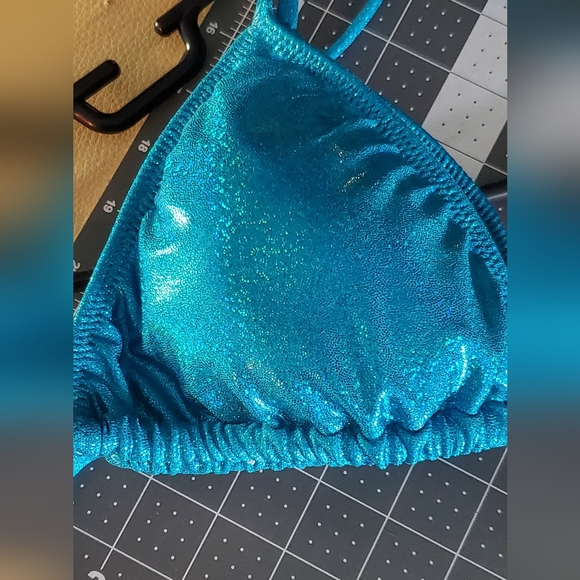 Turquoise Spandex Bikini D cup (competition, posing practice, photo shoot) - Picture 2 of 4